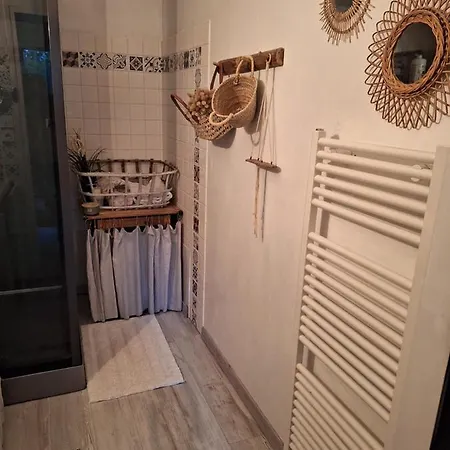 Homestay Woodland's House *